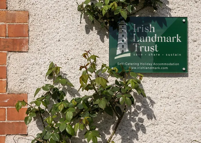 Nyaraló Castletown Gate House *